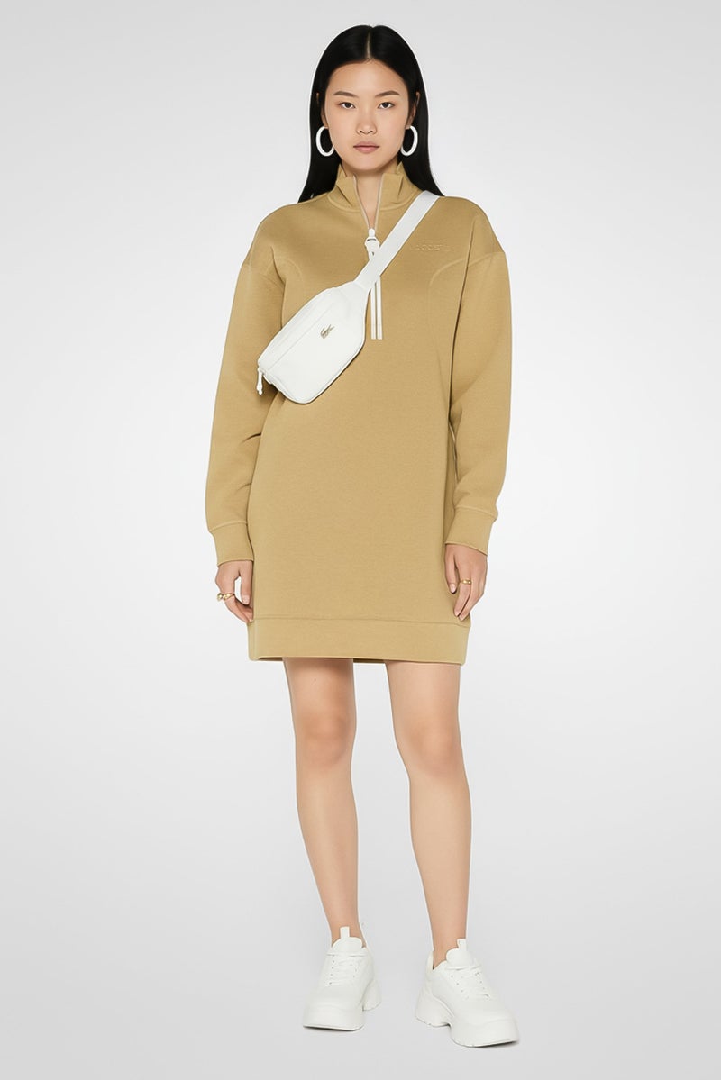 LACOSTE فستان سويت شيرت طويل الأكمام ذو نسيج للنساء، بيج داكن - Image 1
